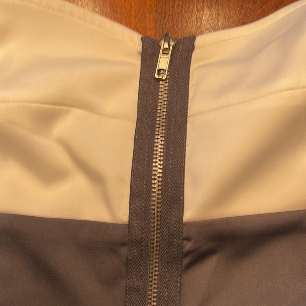 Cute strapless colorblock grey and white mini with the zipper!!  Size M, junior - Picture 6 of 9